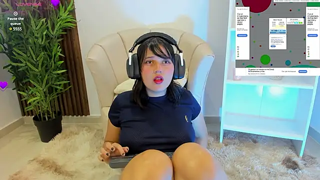 Snapshot of mia_jonnes18 chatting on March 29, 5:35 pm mia jonnes18 online show from March 29, 5:35 pm