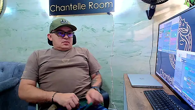 maximo daddy online show from April 30, 12:33 pm