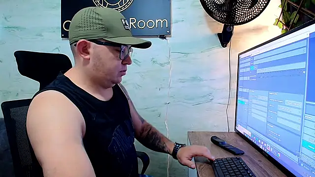 maximo daddy online show from May 3, 12:00 pm