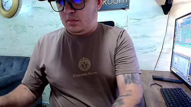 maximo daddy online show from May 6, 1:38 pm