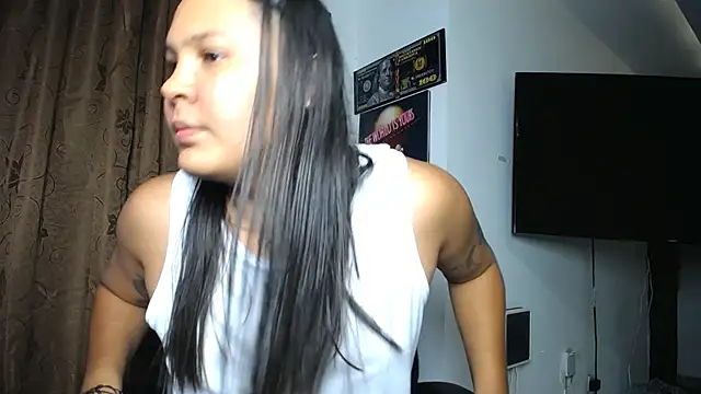 Snapshot of Junaiker_roa1 chatting on April 4, 1:37 am Junaiker roa1 online show from April 4, 1:37 am