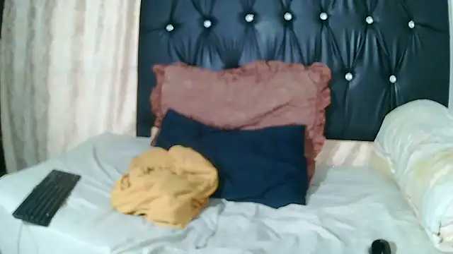 Snapshot of SexySlimMelanin7 chatting on May 6, 3:06 pm SexySlimMelanin7 online show from May 6, 3:06 pm
