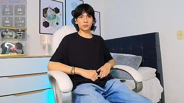 Snapshot of alexconsanii chatting on March 25, 11:44 pm alexconsanii online show from March 25, 11:44 pm