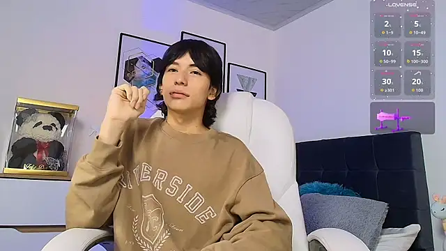 Snapshot of alexconsanii chatting on March 30, 12:11 am alexconsanii online show from March 30, 12:11 am