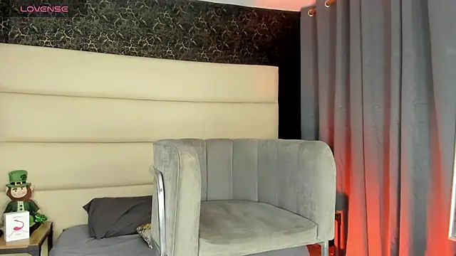 Snapshot of Thomzeus chatting on March 24, 2:33 pm Thomzeus online show from March 24, 2:33 pm