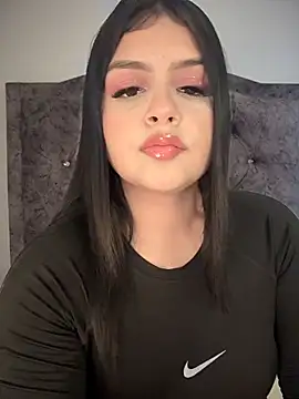 Snapshot of kloe_sexxys chatting on April 6, 6:20 pm kloe sexxys online show from April 6, 6:20 pm