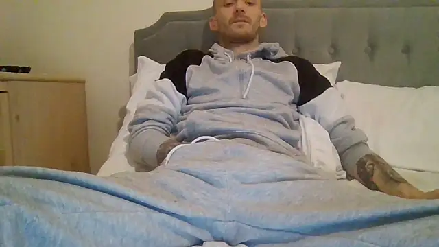 Snapshot of feetlovrr94 chatting on March 23, 3:16 pm feetlovrr94 online show from March 23, 3:16 pm