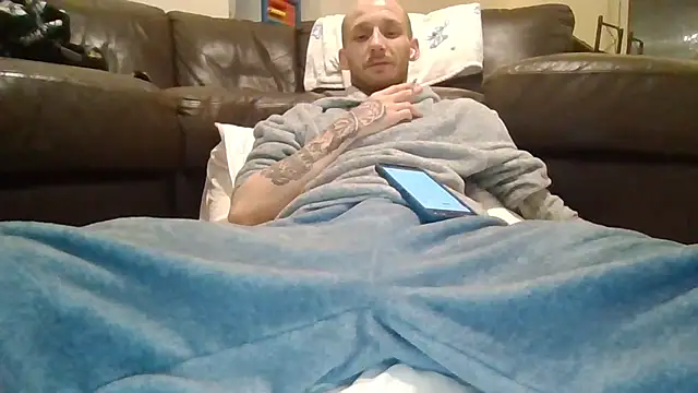 Snapshot of feetlovrr94 chatting on March 30, 1:28 am feetlovrr94 online show from March 30, 1:28 am