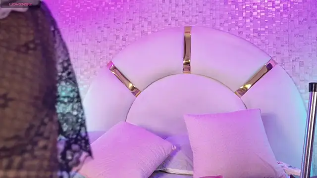 Snapshot of cheryl_sm chatting on April 1, 3:29 am cheryl sm online show from April 1, 3:29 am