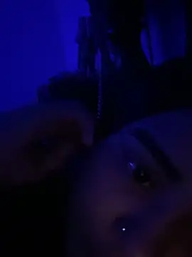 Snapshot of Valerials chatting on April 7, 7:31 am Valerials online show from April 7, 7:31 am