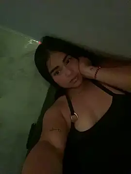 Snapshot of Valerials chatting on April 9, 4:01 am Valerials online show from April 9, 4:01 am