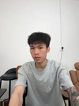 Snapshot of zzzzppp3 chatting on April 3, 1:47 am zzzzppp3 online show from April 3, 1:47 am