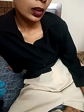 Riya Pandey0 online show from April 12, 1:38 pm