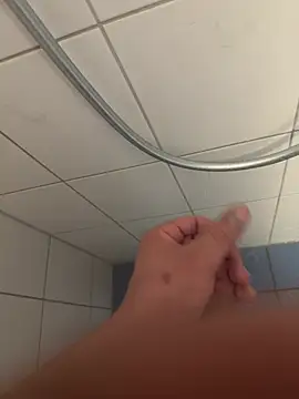 Snapshot of samsam54443 chatting on April 4, 8:12 am samsam54443 online show from April 4, 8:12 am