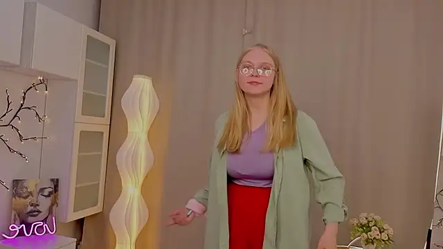 Snapshot of AlicaCohill chatting on April 1, 7:22 pm AlicaCohill online show from April 1, 7:22 pm