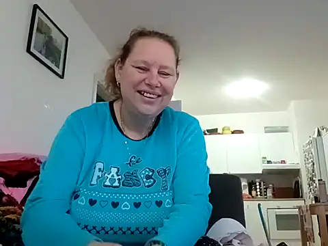 Snapshot of Jahudka47 chatting on April 20, 7:33 am Jahudka47 online show from April 20, 7:33 am