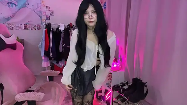 ToxiraLuneX online show from March 24, 3:28 pm