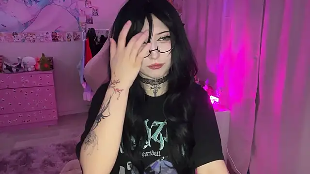 ToxiraLuneX online show from March 25, 3:29 pm