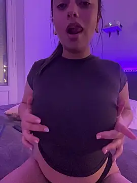 Lusty Lunaa online show from May 14, 11:17 am