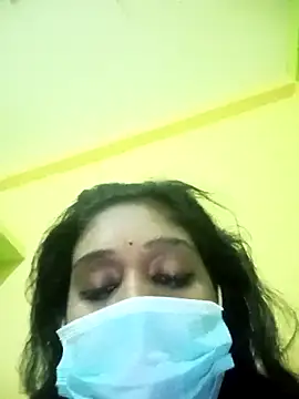 Snapshot of bannerjeesneha20 chatting on April 3, 9:02 pm bannerjeesneha20 online show from April 3, 9:02 pm