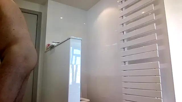 Snapshot of HotLucas66 chatting on March 29, 9:09 am HotLucas66 online show from March 29, 9:09 am