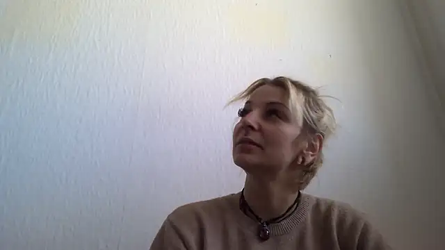 Snapshot of TattooBunny18 chatting on April 2, 9:18 am TattooBunny18 online show from April 2, 9:18 am