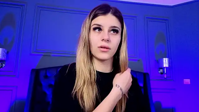 Snapshot of Sierra_Russo chatting on March 30, 4:13 am Sierra Russo online show from March 30, 4:13 am