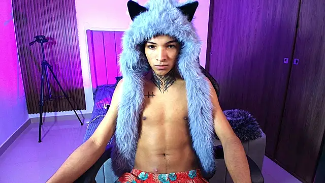 im Usuga online show from April 5, 3:04 am