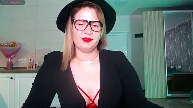 Snapshot of vip_sweetnes chatting on July 9, 1:04 pm vip sweetnes online show from July 9, 1:04 pm
