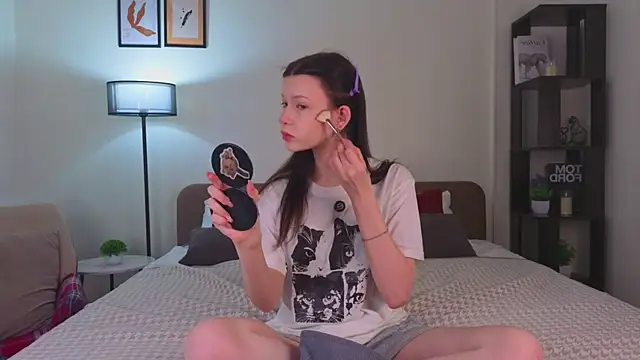 SophiaAltidor online show from March 31, 1:40 am