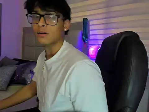 mathias oberlin online show from April 3, 7:45 pm