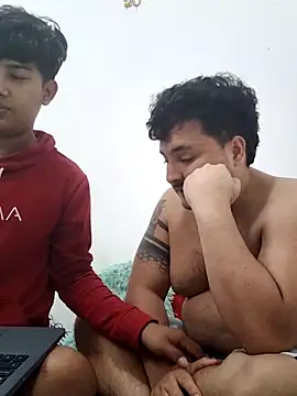 Snapshot of dyland_gaga chatting on April 2, 8:28 pm dyland gaga online show from April 2, 8:28 pm