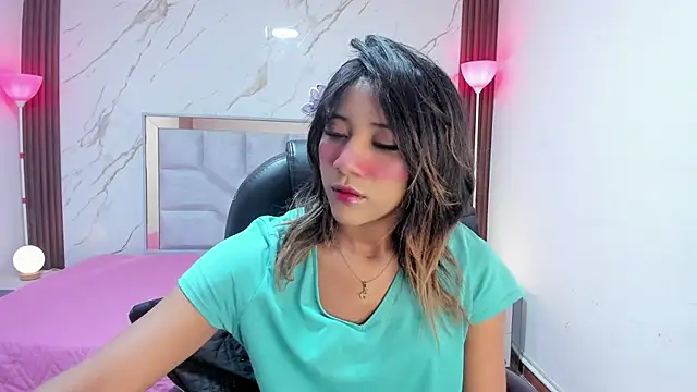 EsperanzaMora online show from April 21, 11:49 am