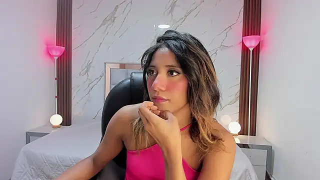 EsperanzaMora online show from April 23, 12:29 pm