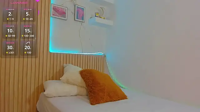 Snapshot of Sami_Loveee_ chatting on March 30, 10:44 pm Sami Loveee online show from March 30, 10:44 pm