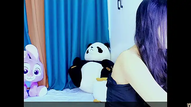 Snapshot of girllong520 chatting on April 4, 8:34 am girllong520 online show from April 4, 8:34 am