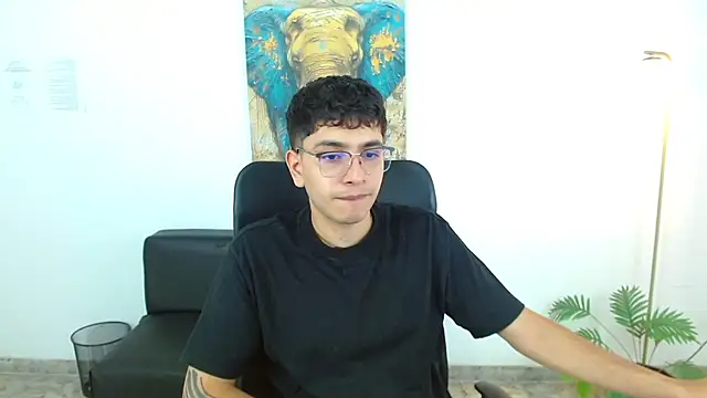 Snapshot of maax_18 chatting on March 24, 2:22 pm maax 18 online show from March 24, 2:22 pm