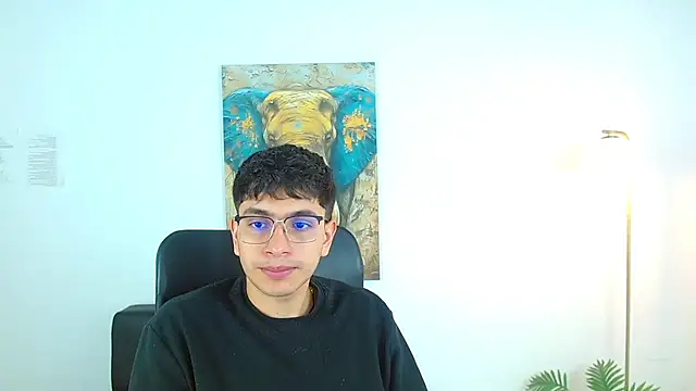 Snapshot of maax_18 chatting on March 25, 1:28 pm maax 18 online show from March 25, 1:28 pm