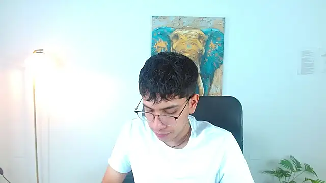 Snapshot of maax_18 chatting on April 1, 1:52 pm maax 18 online show from April 1, 1:52 pm