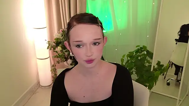 Flora Ray online show from April 1, 12:50 pm