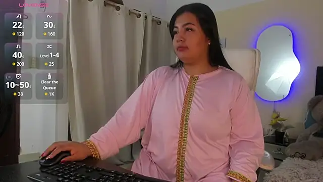 Snapshot of DalilaSalem chatting on April 1, 12:39 pm DalilaSalem online show from April 1, 12:39 pm