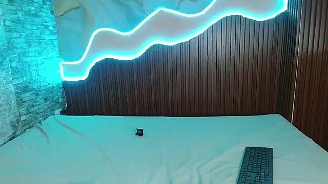 maia grace online show from March 31, 5:19 am