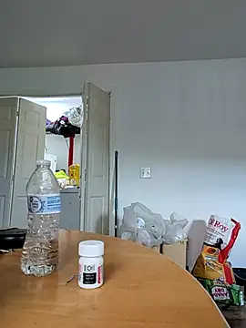 trippsgotlips online show from June 11, 1:31 pm