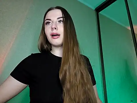 EvaansSmith online show from April 29, 4:44 pm