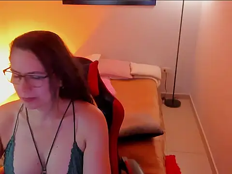 Snapshot of jazmin_steele chatting on April 1, 1:41 pm jazmin steele online show from April 1, 1:41 pm