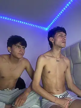 Snapshot of LYAN_DYLAN chatting on March 25, 10:16 pm LYAN DYLAN online show from March 25, 10:16 pm