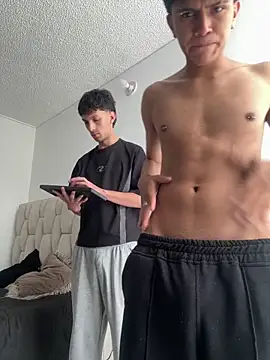 Snapshot of LYAN_DYLAN chatting on March 31, 2:28 pm LYAN DYLAN online show from March 31, 2:28 pm