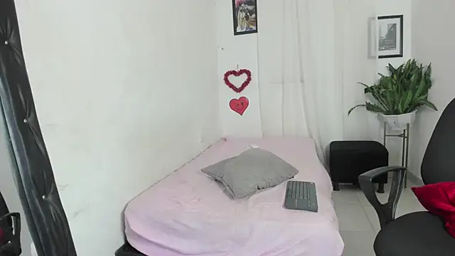 sweet rose72 online show from March 31, 10:32 pm