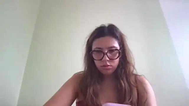 Snapshot of Sakura1700 chatting on April 2, 11:19 am Sakura1700 online show from April 2, 11:19 am