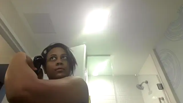 Snapshot of biancadoesit chatting on April 2, 9:56 pm biancadoesit online show from April 2, 9:56 pm